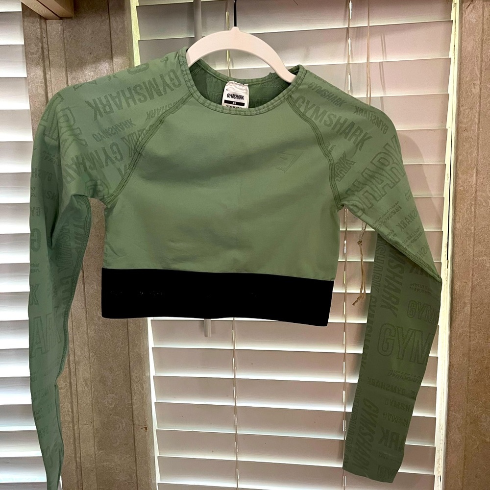 Gymshark vision long sleeve crop top size women’s xs